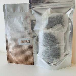 Earl Grey Tea, combining rich black tea and aromatic bergamot, delivering a refined and invigorating taste with each sip.