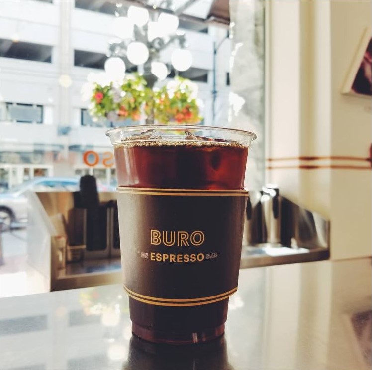 Iced Americano, a refreshing coffee drink made with rich espresso and chilled water, served over ice for a bold yet smooth taste.