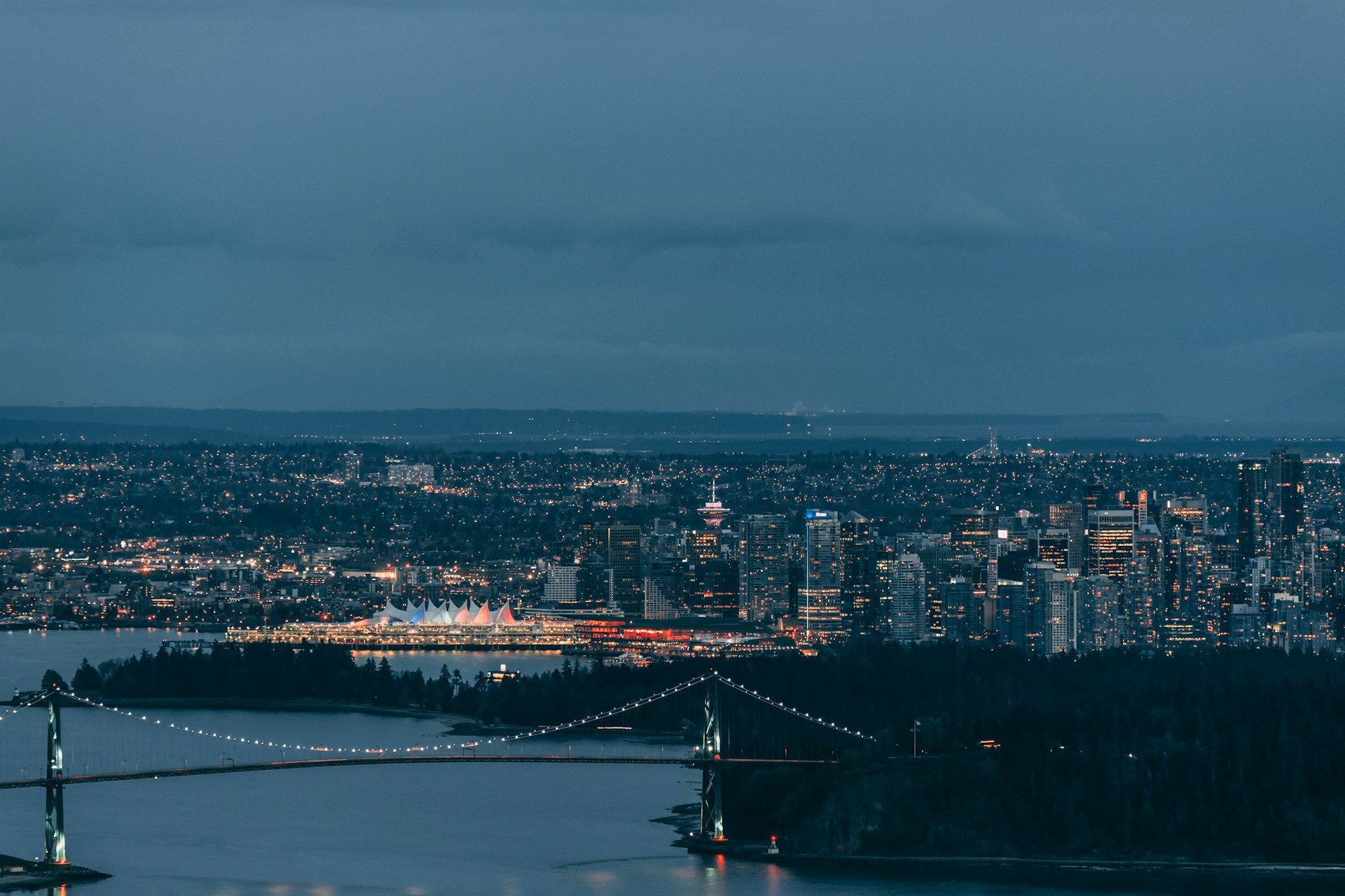 Exploring Vancouver: Scenic Views, Urban Adventures, and Local Flavors